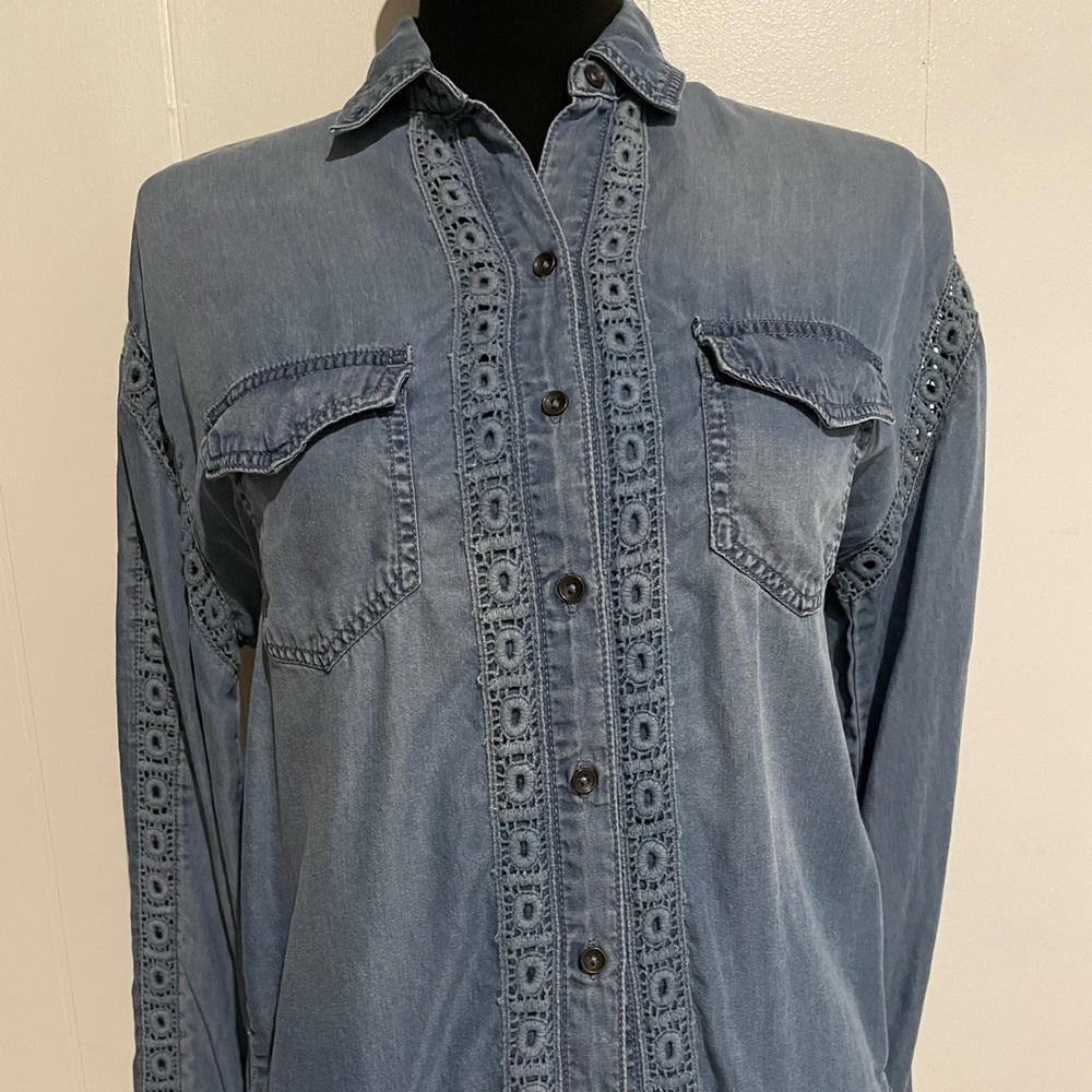 Knox Rose long sleeve denim shirt. Size extra small.